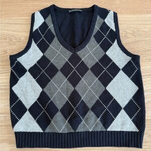Brandy Melville Black & Grey V-Neck Argyle Sweater Vest